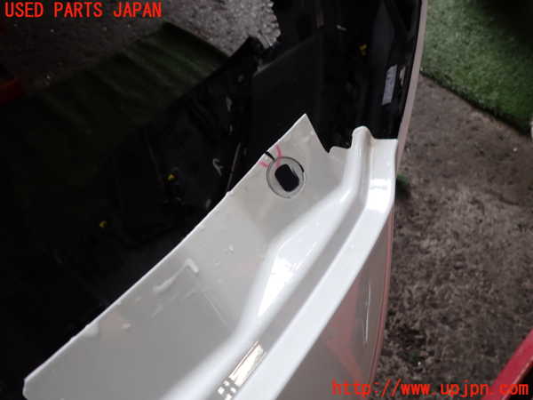 2UPJ-9241111010]ジャガー・Eペイス(DF2NA)フロントバンパー 中古_4