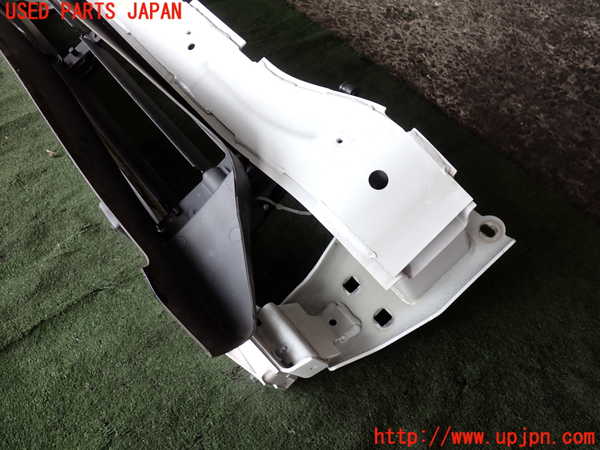 2UPJ-9241111014]ジャガー・Eペイス(DF2NA)フロントバンパーホースメント 中古_3