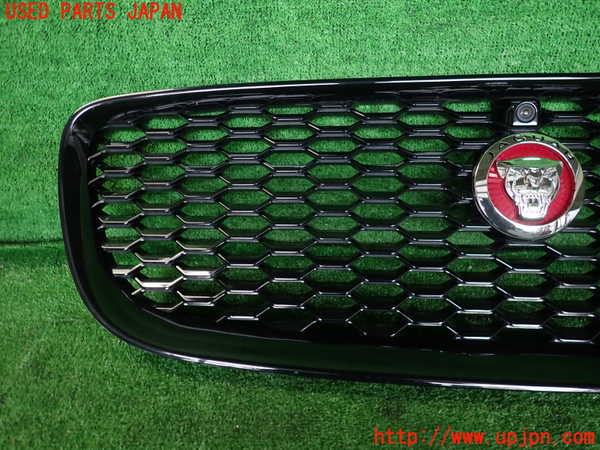 2UPJ-9241111050]ジャガー・Eペイス(DF2NA)ラジエターグリル 中古_3