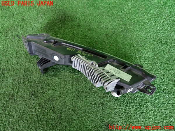 2UPJ-9241111182]ジャガー・Eペイス(DF2NA)左フォグ 中古_2