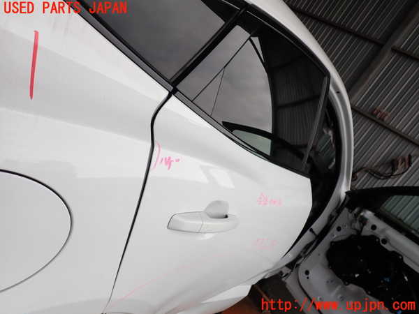 2UPJ-9241111290]ジャガー・Eペイス(DF2NA)右後ドア 中古 SAINT-GOBAIN SEKURIT M352 43R-01351_3