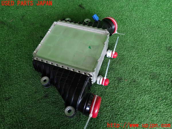 2UPJ-9241112451]ジャガー・Eペイス(DF2NA)インタークーラー1 中古_3