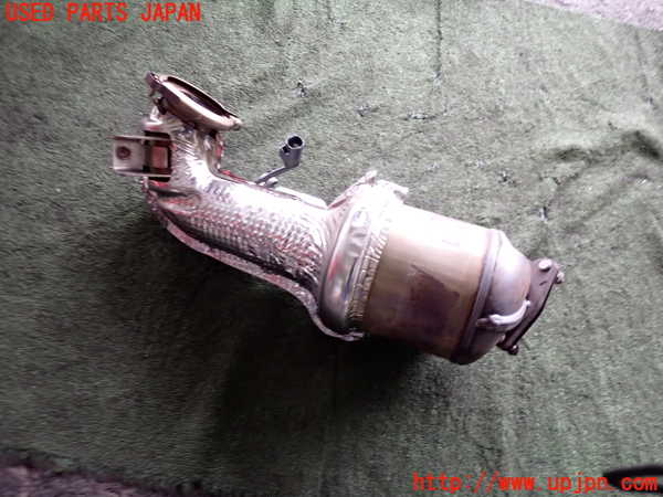 2UPJ-9241112661]ジャガー・Eペイス(DF2NA)触媒1 中古_3