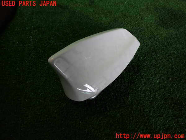 2UPJ-9241116550]ジャガー・Eペイス(DF2NA)アンテナ 中古_2