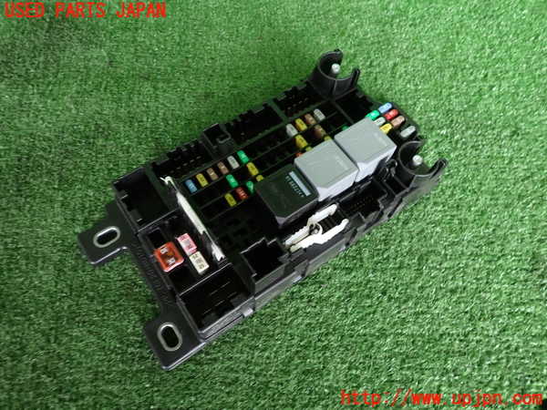 2UPJ-9241116742]ジャガー・Eペイス(DF2NA)ヒューズボックス2(室内助手席側) 中古_2