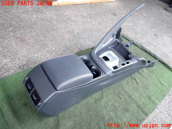 2UPJ-9241117540]ジャガー・Eペイス(DF2NA)センターコンソール 中古_2