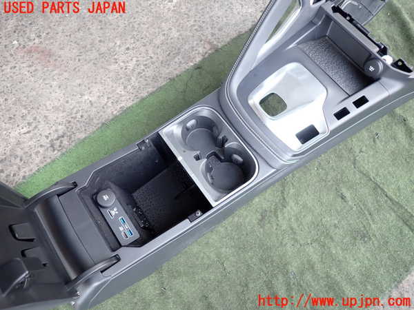 2UPJ-9241117540]ジャガー・Eペイス(DF2NA)センターコンソール 中古_3