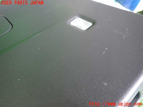 2UPJ-9241111578]ジャガー・Eペイス(DF2NA)バックドア内張り 中古_3