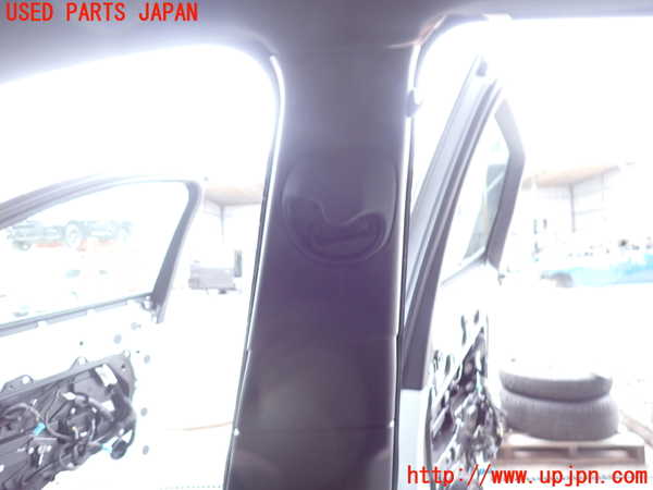 2UPJ-9241117665]ジャガー・Eペイス(DF2NA)右センターピラートリム 中古_2