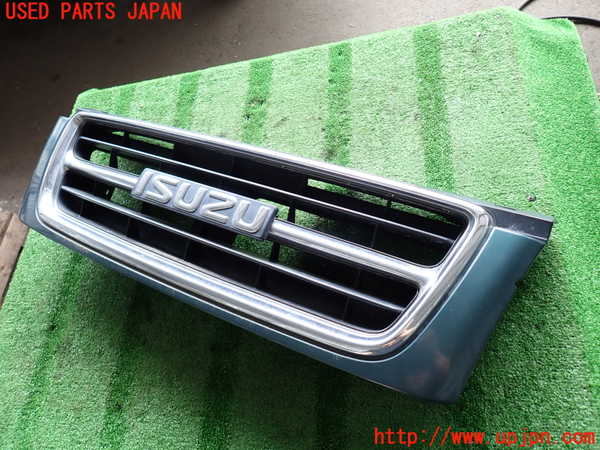 2UPJ-9241131050]ビッグホーン(UBS73GW)ラジエターグリル 中古_2