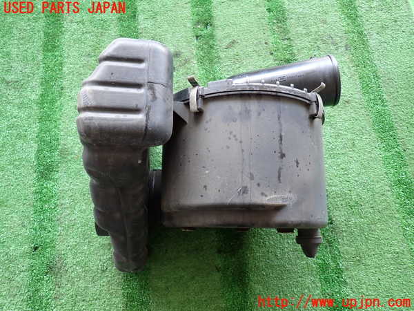 2UPJ-9241132560]ビッグホーン(UBS73GW)エアクリーナーボックス 中古_2