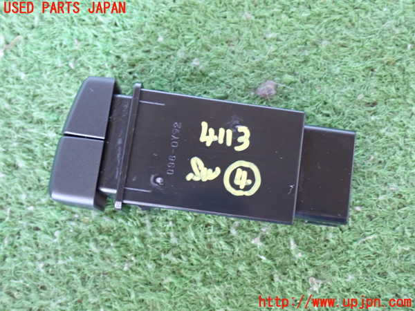 2UPJ-9241136309]ビッグホーン(UBS73GW)スイッチ4 中古 (リアワイパー)_2