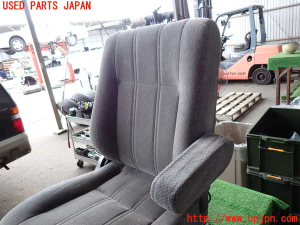 2UPJ-9241137035]ビッグホーン(UBS73GW)運転席シート 中古_3
