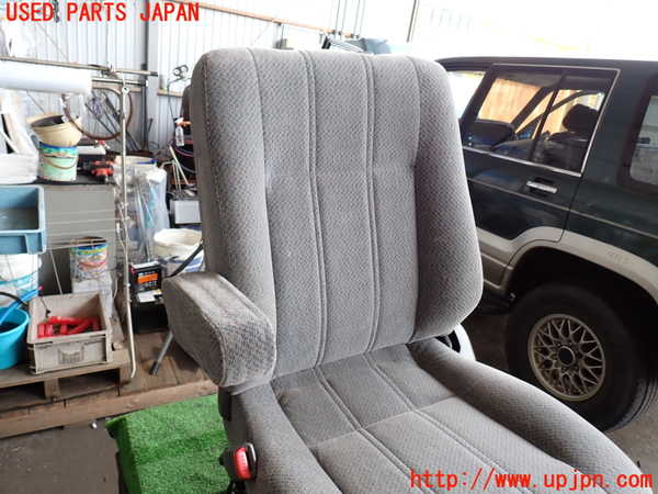 2UPJ-9241137065]ビッグホーン(UBS73GW)助手席シート 中古_3