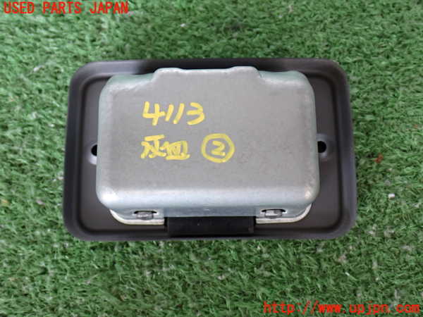 2UPJ-9241137822]ビッグホーン(UBS73GW)灰皿2 中古_3