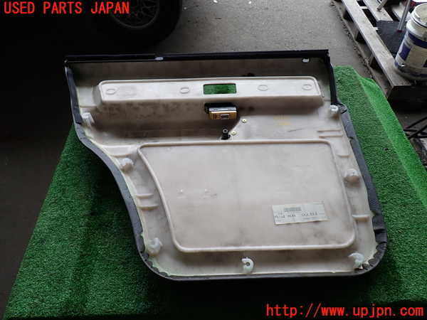 2UPJ-9241131294]ビッグホーン(UBS73GW)右後ドア内張り 中古_5