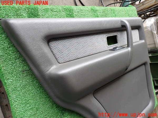 2UPJ-9241131324]ビッグホーン(UBS73GW)左後ドア内張り 中古_3