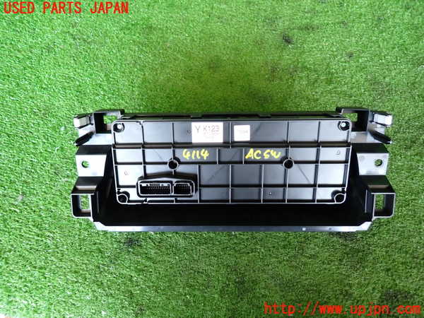 2UPJ-9241146066]CX-5(KF2P)エアコンスイッチ1 中古_2