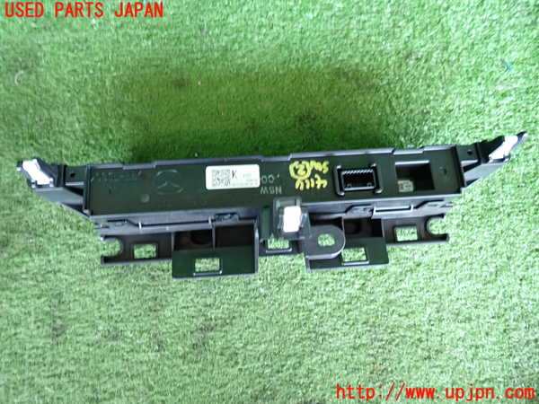 2UPJ-9241146307]CX-5(KF2P)スイッチ2(シートヒーター ステアリングヒーター) 中古_2