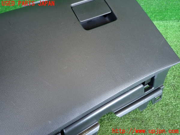 2UPJ-9241147516]CX-5(KF2P)グローブボックス1 中古_2