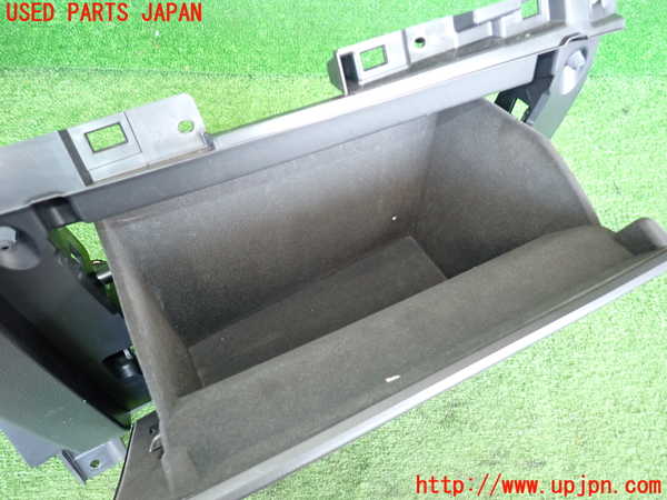 2UPJ-9241147516]CX-5(KF2P)グローブボックス1 中古_4