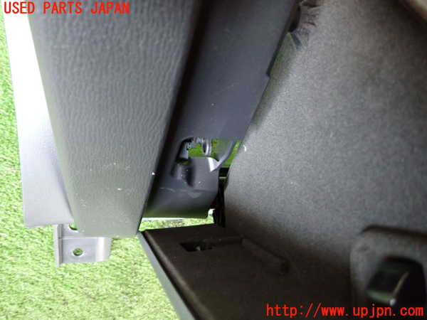 2UPJ-9241147516]CX-5(KF2P)グローブボックス1 中古_5