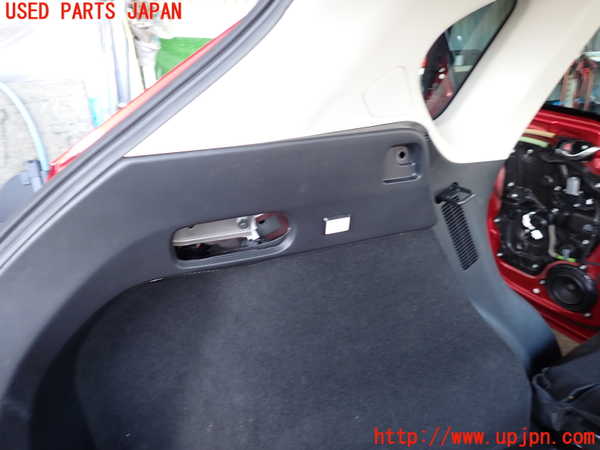 2UPJ-9241147680]CX-5(KF2P)左リアピラートリム 中古_4