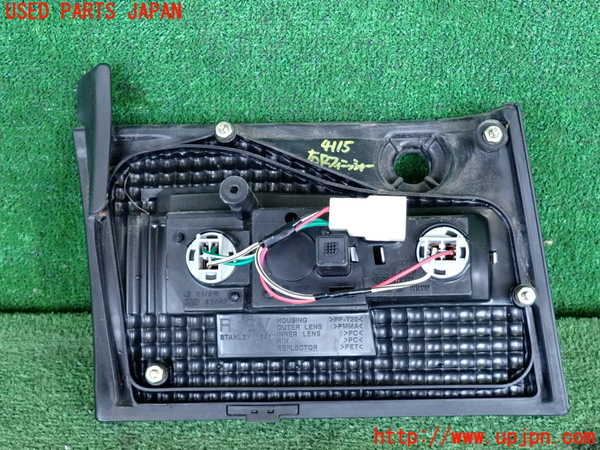 2UPJ-9241151550]セルシオ(UCF21)右リアフィニッシャー 中古_2