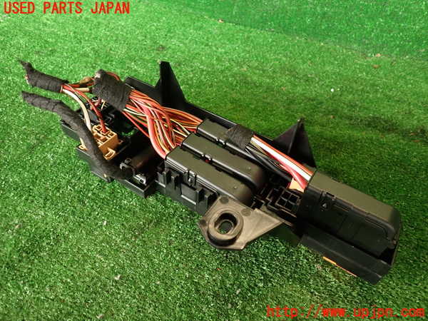 2UPJ-9241166741]アウディ・A7 スポーツバック(4GCGWC)ヒューズボックス1(室内運転席側) 中古_2