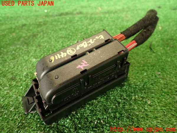 2UPJ-9241166743]アウディ・A7 スポーツバック(4GCGWC)ヒューズボックス3(室内助手席側) 中古_2