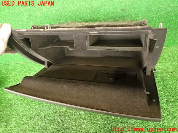 2UPJ-9241167516]アウディ・A7 スポーツバック(4GCGWC)グローブボックス1 中古_4