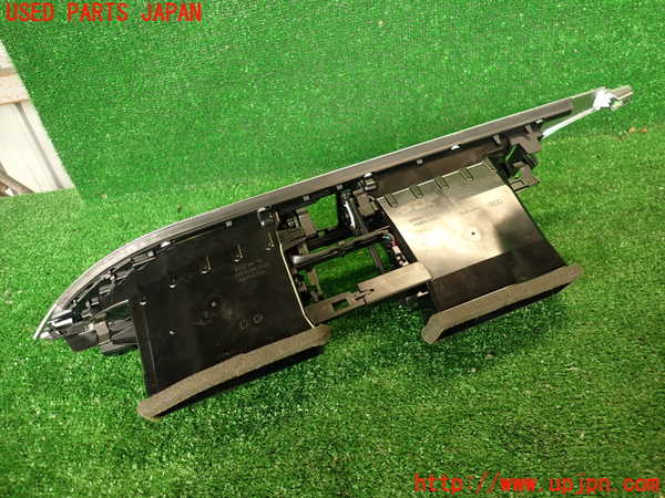 2UPJ-9241167526]アウディ・A7 スポーツバック(4GCGWC)エアコン吹き出し口1(真中) 中古_3