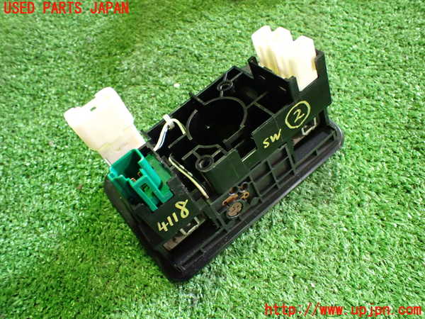 2UPJ-9241186307]セルシオ(UCF31)スイッチ2(給油口 トランク) 中古_2