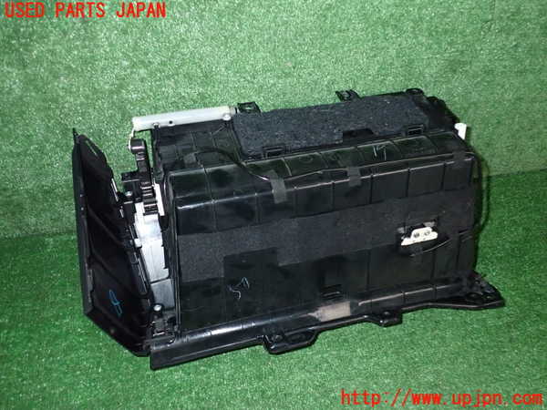 2UPJ-9241187516]セルシオ(UCF31)グローブボックス1 中古_4