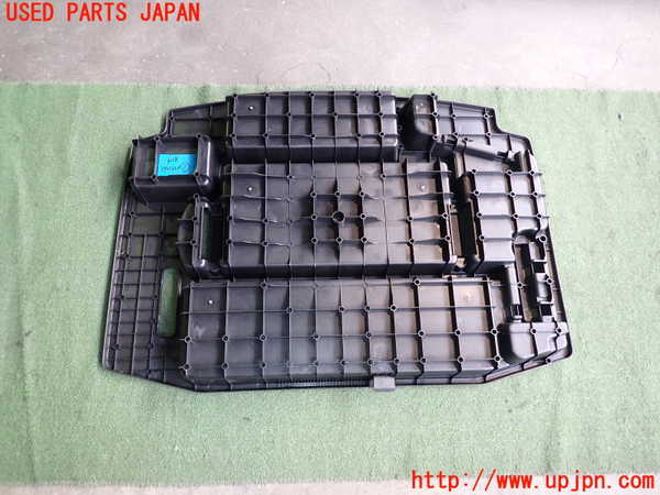 2UPJ-9241187772]セルシオ(UCF31)ラゲッジトレイ2 中古_2