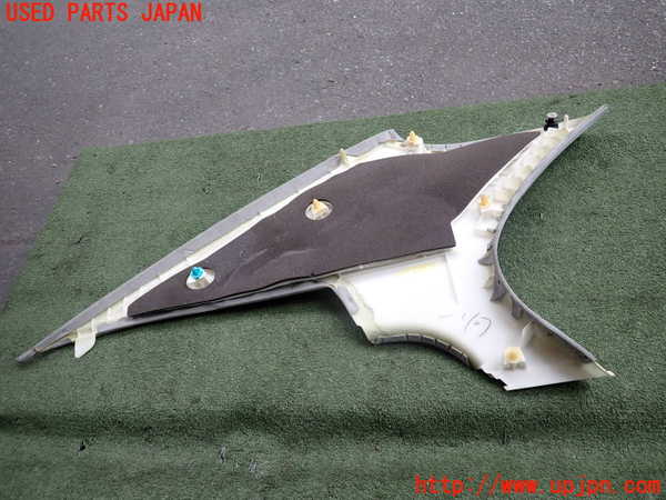 2UPJ-9241187675]セルシオ(UCF31)右リアピラートリム 中古_3