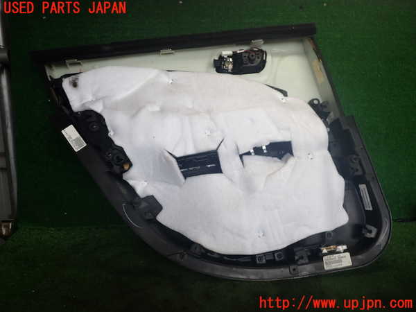 2UPJ-9241191294]ダッジ・チャージャー(型式不明)右後ドア内張り 中古_3