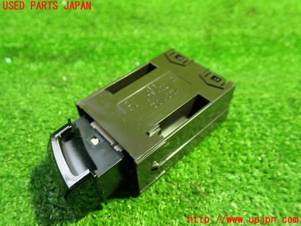 1UPJ-9241216290]クラウン ハイブリッド(AZSH20)ハザードスイッチ 中古_2