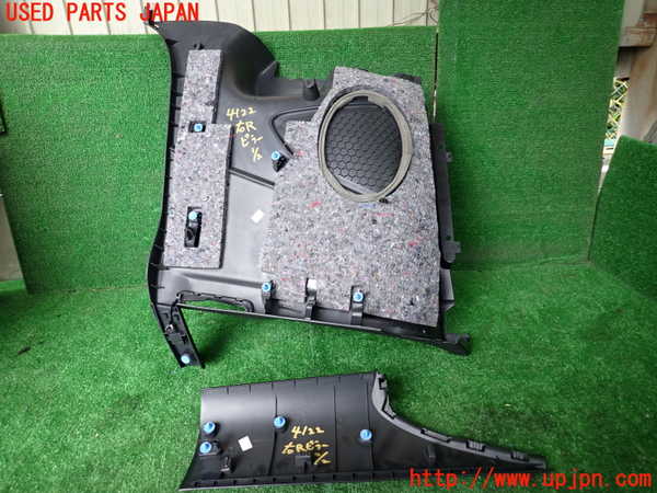 1UPJ-9241227675]プジョー・RCZ(T7R5F02)右リアピラートリム 中古_2
