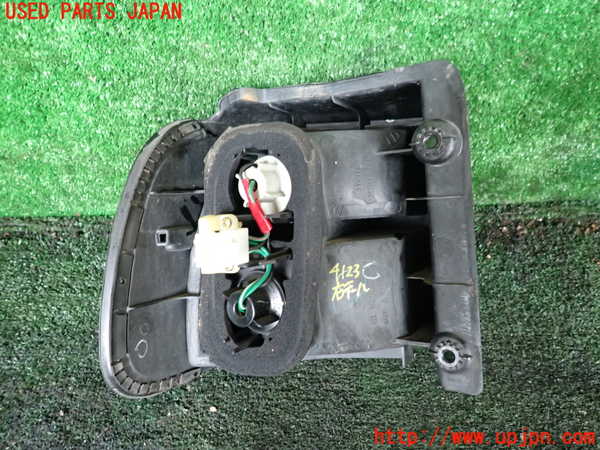 1UPJ-9241231530]デリカ スペースギア(PD6W)右テールランプ 中古_2