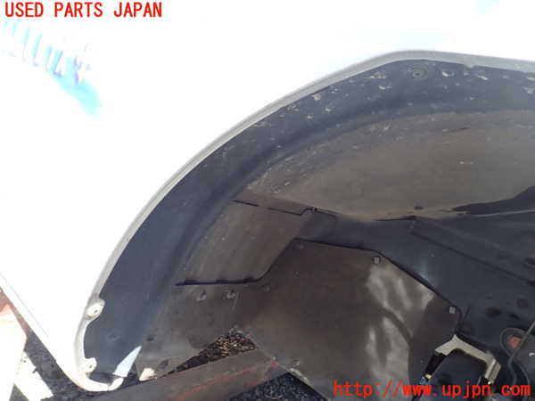 1UPJ-9241231090]デリカ スペースギア(PD6W)右前フェンダーライナー 中古_3