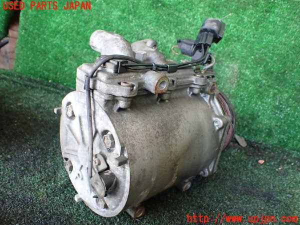 1UPJ-9241236025]デリカ スペースギア(PD6W)エアコンコンプレッサー 中古_2