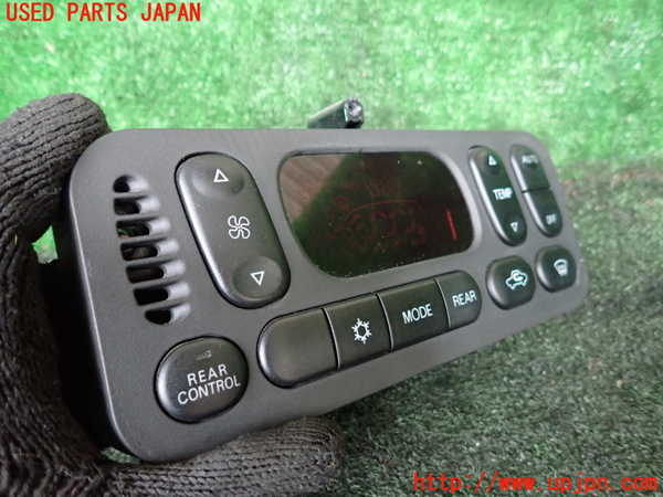 1UPJ-9241236066]デリカ スペースギア(PD6W)エアコンスイッチ1 中古_2