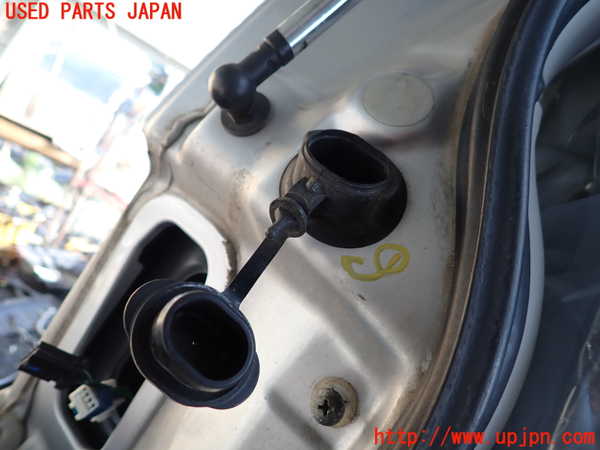 1UPJ-9241236791]デリカ スペースギア(PD6W)ウォッシャータンク1 (リヤ側のもの) 中古_2