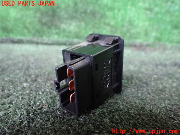 1UPJ-9241236295]デリカ スペースギア(PD6W)フォグスイッチ 中古_2