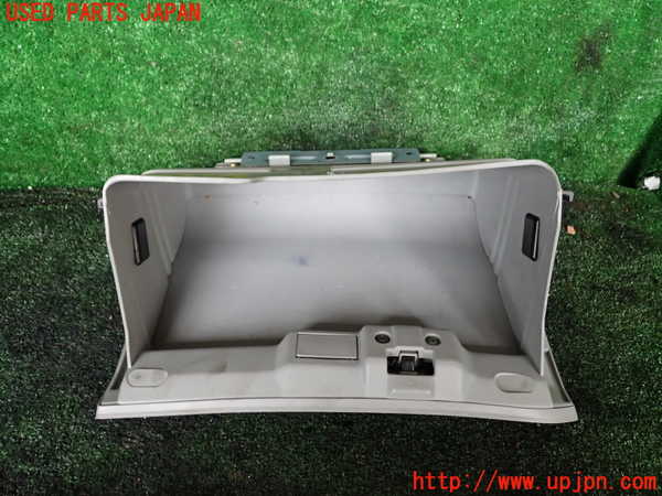 1UPJ-9241237516]デリカ スペースギア(PD6W)グローブボックス1 中古_3