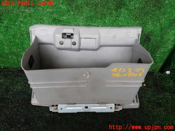 1UPJ-9241237516]デリカ スペースギア(PD6W)グローブボックス1 中古_4