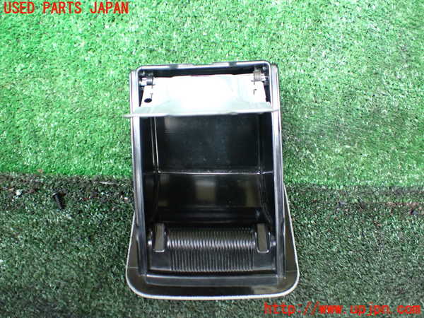 1UPJ-9241237821]デリカ スペースギア(PD6W)灰皿1 中古_3