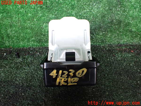1UPJ-9241237821]デリカ スペースギア(PD6W)灰皿1 中古_4