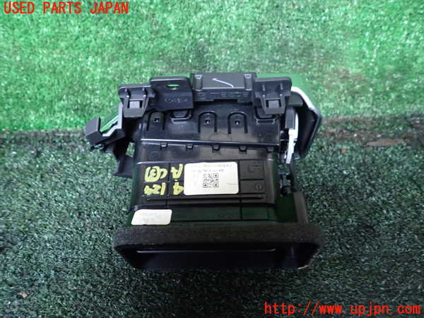 1UPJ-9241247528]CX-8(KG2P)エアコン吹き出し口3 (左) 中古_2